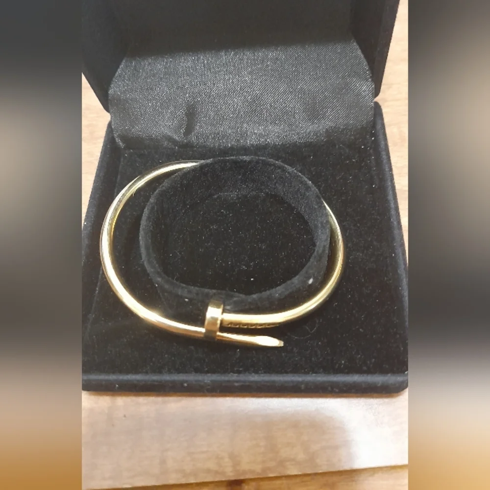 Fashion design bracelet - Picture 3 of 4